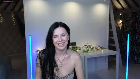 lina_flore online show from 06/05/26, 10:15