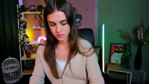 Snapshot of lina_fox12 chatting on 10/17/25, 12:30 lina_fox12 online show from 10/17/25, 12:30