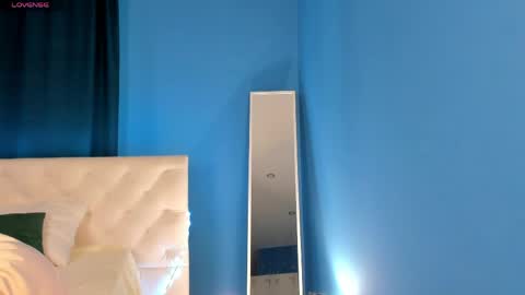 lina_massey online show from 04/11/26, 12:59