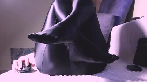 Lina online show from 12/13/24, 11:28