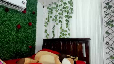 Snapshot of lina_paola chatting on 12/23/24, 02:45 paola online show from 12/23/24, 02:45