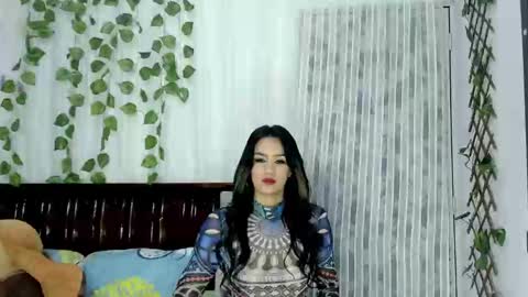 Snapshot of lina_paola chatting on 01/08/25, 11:09 paola online show from 01/08/25, 11:09