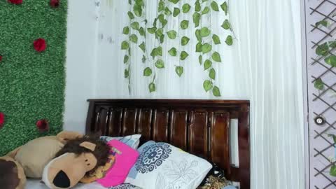 Snapshot of lina_paola chatting on 03/08/25, 01:17 paola online show from 03/08/25, 01:17