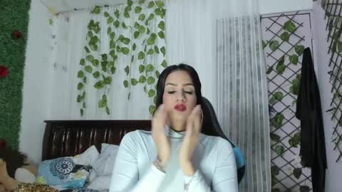 Snapshot of lina_paola chatting on 03/09/25, 01:25 paola online show from 03/09/25, 01:25