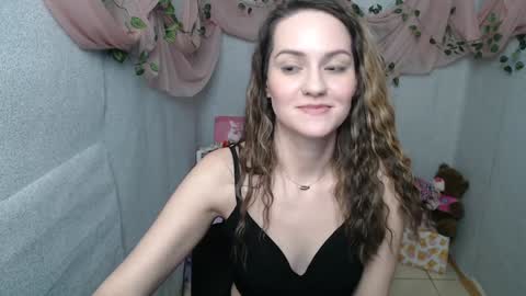 Lina online show from 12/24/24, 06:33