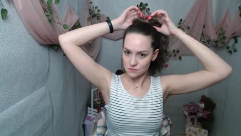 Lina online show from 12/24/24, 09:50