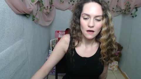 Lina online show from 01/03/25, 09:47