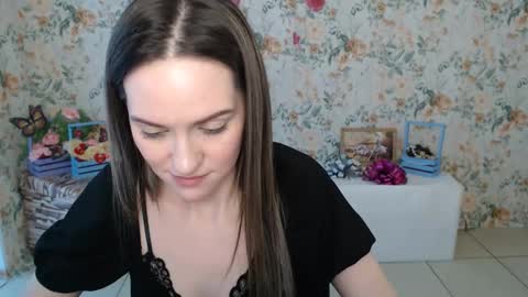 Lina online show from 02/12/25, 09:52