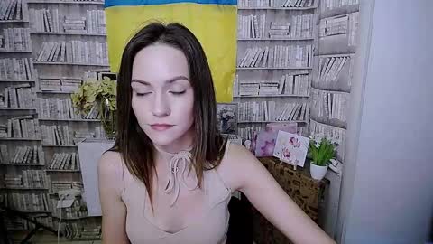 Lina online show from 09/19/25, 05:53