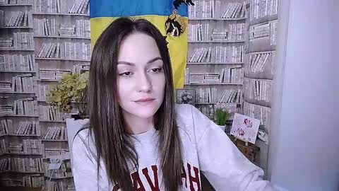 Lina online show from 10/26/25, 08:20