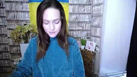 Lina online show from 11/14/25, 10:47