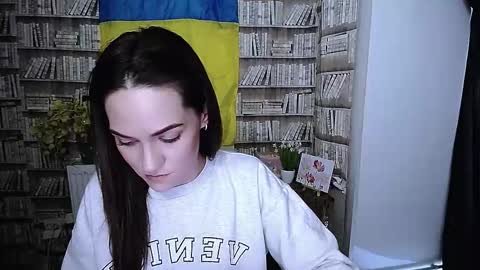 Lina online show from 11/15/25, 11:29