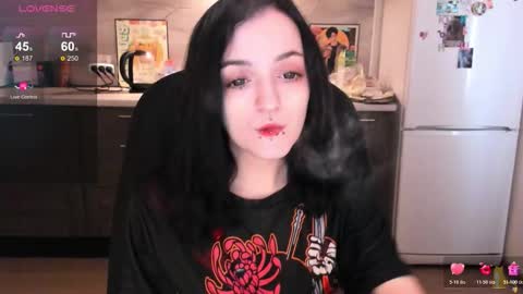 Snapshot of lina_tyaan chatting on 10/20/25, 07:42 Lina 3 1715622743 online show from 10/20/25, 07:42