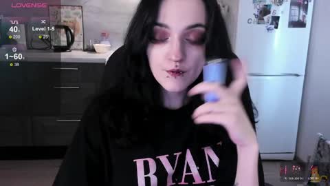 Lina 3  1715622743 online show from 03/24/26, 07:46