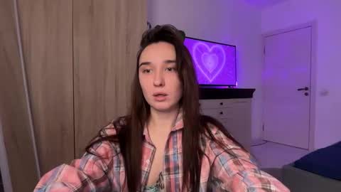 Lina online show from 10/28/25, 05:04