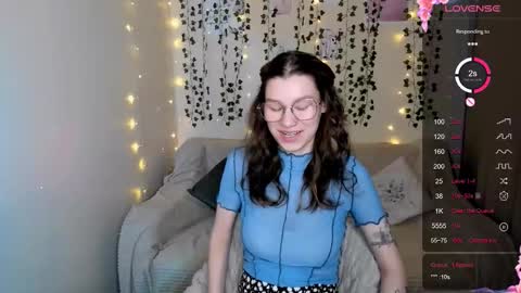 Lina online show from 10/18/25, 03:31