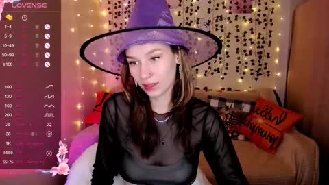 Lina online show from 10/28/25, 09:24