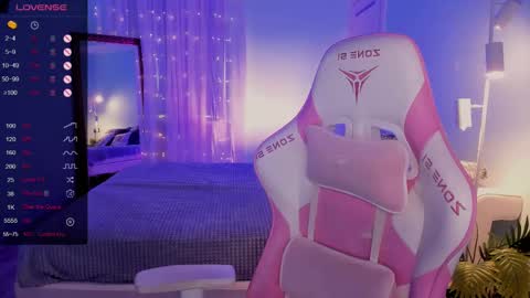 Lina online show from 04/23/26, 08:24