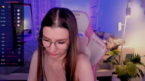 Lina online show from 04/23/26, 12:29