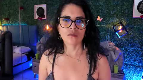 Lina  online show from 02/13/26, 11:39