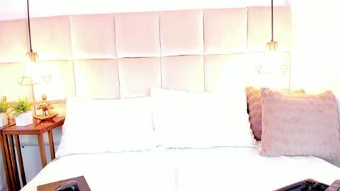 LinaGlam online show from 01/20/25, 10:37