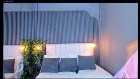 LinaGlam online show from 11/11/25, 05:02