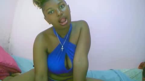 linah1123 online show from 09/28/25, 05:46