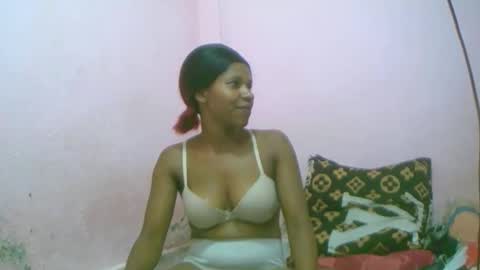 linah1123 online show from 12/03/25, 11:41