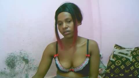 linah1123 online show from 12/21/25, 12:07