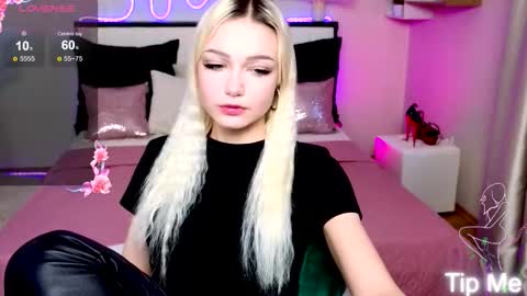 I am Lina online show from 09/16/25, 02:40