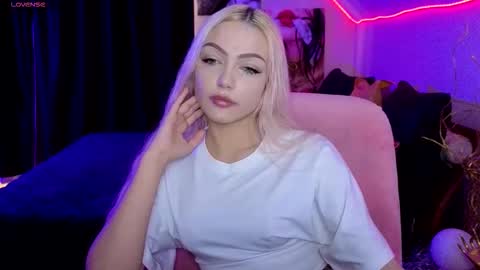 I am Lina online show from 01/18/26, 01:37