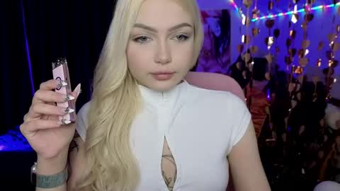 I am Lina online show from 04/23/26, 10:14