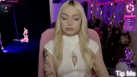 I am Lina online show from 04/23/26, 12:29