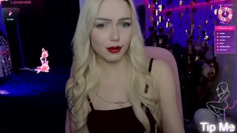 I am Lina online show from 04/24/26, 10:39