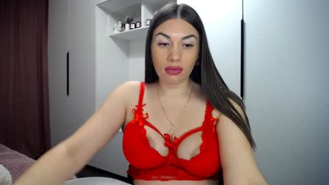 Snapshot of linasparks chatting on 12/10/24, 02:50 Lina Sparks online show from 12/10/24, 02:50