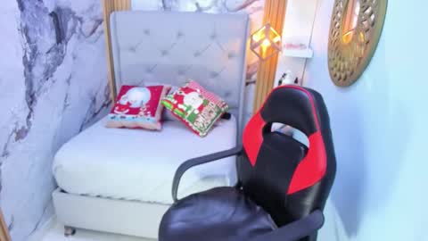 L I N A  online show from 12/01/25, 11:10