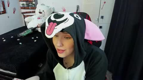 Lina online show from 10/31/25, 09:49