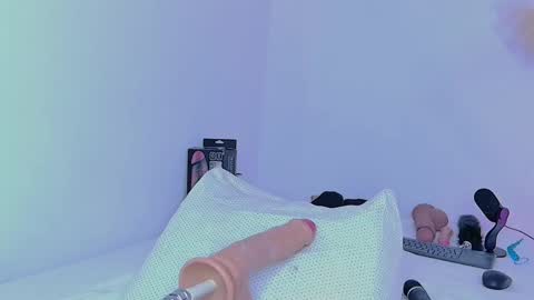 Snapshot of linaymvp chatting on 03/05/25, 04:35 LINAY And VALENTINA - INSTAGRAM LINAY MVP online show from 03/05/25, 04:35