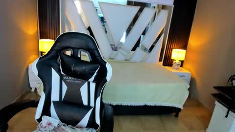  Linda  online show from 03/18/26, 06:00