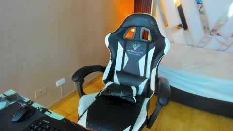  Linda  online show from 04/08/26, 06:19