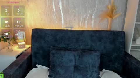Snapshot of linda__bryant chatting on 06/10/26, 12:55 Linda GMT2 Mon Tu Fri Sa Su 0300am-1000 am online show from 06/10/26, 12:55