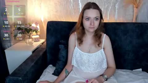 Snapshot of linda__bryant chatting on 07/19/26, 12:36 Linda GMT2 Mon Tu Fri Sa Su 0300am-1000 am online show from 07/19/26, 12:36