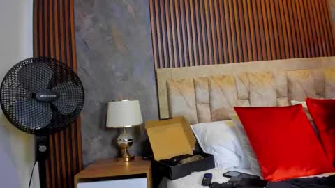 Snapshot of linda_cabal chatting on 10/27/25, 09:08 linda cabal online show from 10/27/25, 09:08