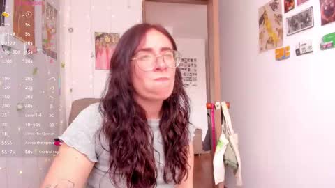 Giggles  online show from 10/22/25, 02:28