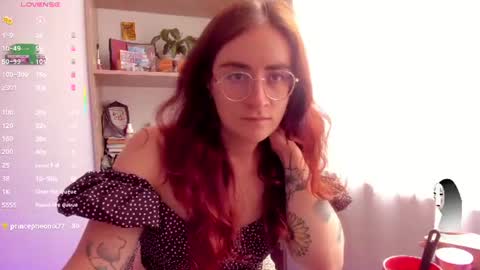 Snapshot of linda_giggle chatting on 07/11/26, 03:37 Giggles online show from 07/11/26, 03:37