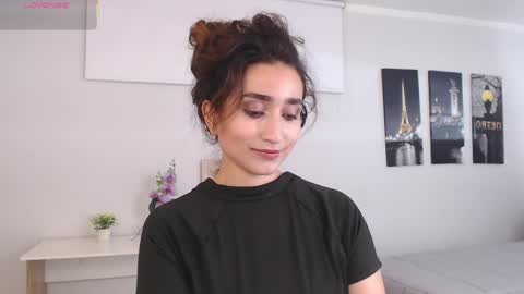 Maria Paula online show from 04/08/26, 12:16