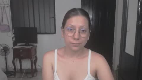 Snapshot of linda_naomi chatting on 05/30/26, 12:30 naomi online show from 05/30/26, 12:30