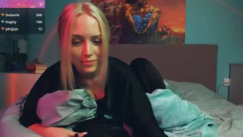 Snapshot of linda_roxy chatting on 12/05/24, 10:23 Linda online show from 12/05/24, 10:23