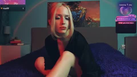 Snapshot of linda_roxy chatting on 03/01/25, 06:32 Linda online show from 03/01/25, 06:32