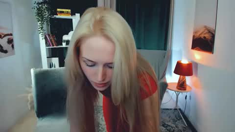 Snapshot of linda_roxy chatting on 09/27/25, 09:09 Linda online show from 09/27/25, 09:09